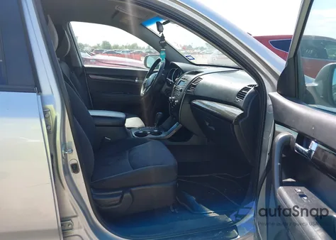 2011 Kia Sorento Lx z USA, uszkodzony, nr VIN 5XYKT3A10BG146064